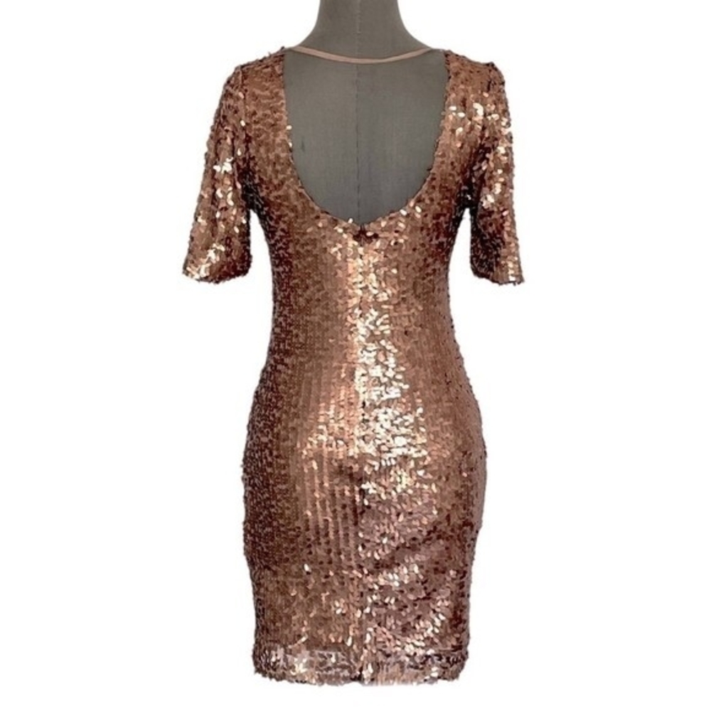 ARK & CO Rose Gold Sequin Bodycon Dress Size 4 Open Back Short Sleeve NWT - Picture 7 of 11